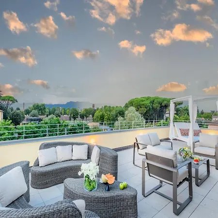 Modern Panoramic Loft With Terrace, Elevator לוקה