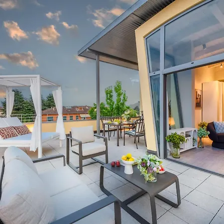 Modern Panoramic Loft With Terrace, Elevator * Lucca