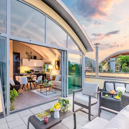Modern Panoramic Loft With Terrace, Elevator דירה לוקה