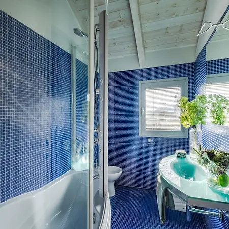 דירה Modern Panoramic Loft With Terrace, Elevator
