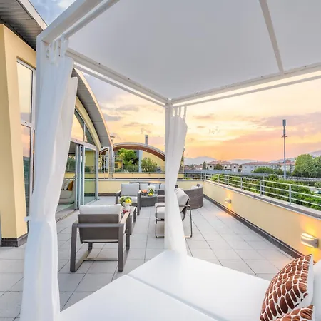 Modern Panoramic Loft With Terrace, Elevator *