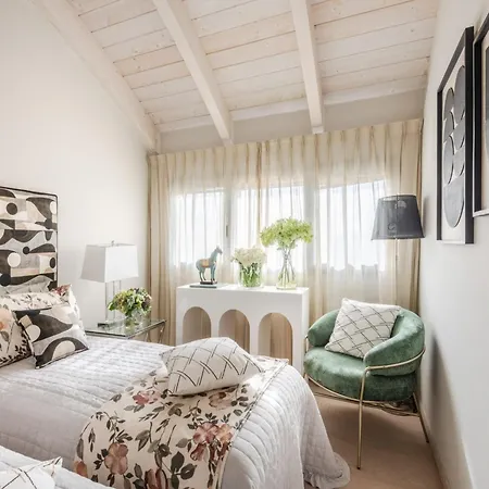דירה Modern Panoramic Loft With Terrace, Elevator לוקה