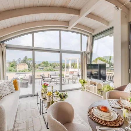 Modern Panoramic Loft With Terrace, Elevator *