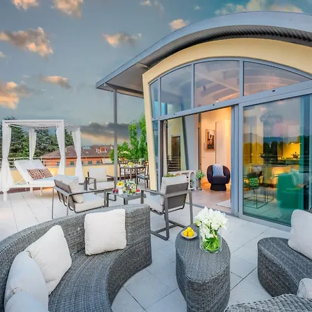 Modern Panoramic Loft With Terrace, Elevator