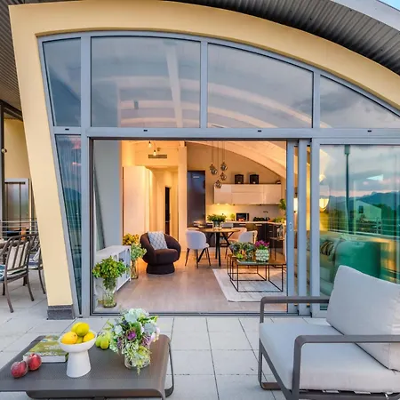 Modern Panoramic Loft With Terrace, Elevator דירה *