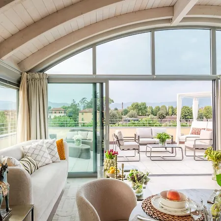 Апартаменты Penthouse In With Terrace And Views Лукка